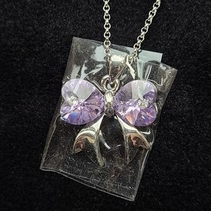 Crystal bow necklace